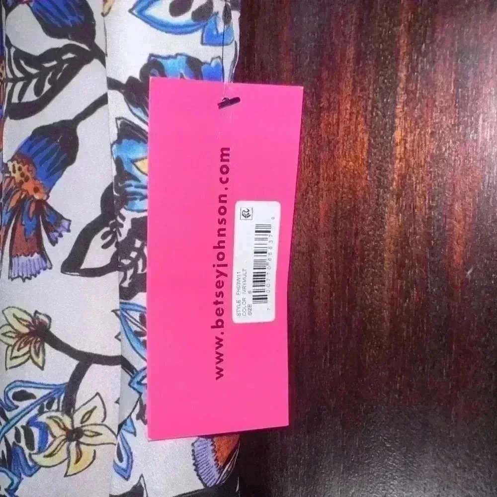 NWT! Women's Betsey Johnson Dress, Size 6, White & Blue Floral - Picture 3 of 9